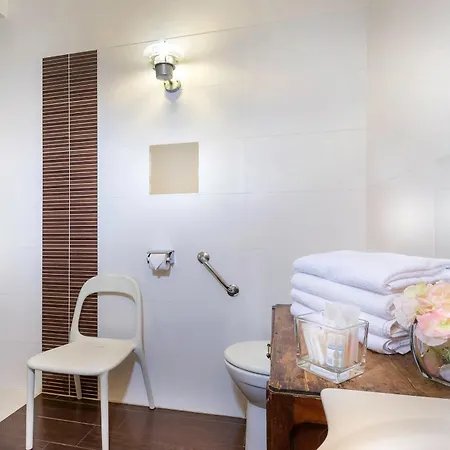 Hotel Jeanne D'arc Le Marais Paris