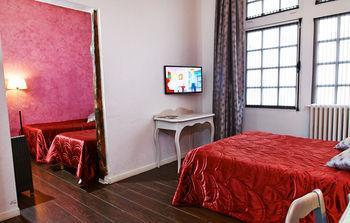 Jeanne D'arc Le Marais Paris